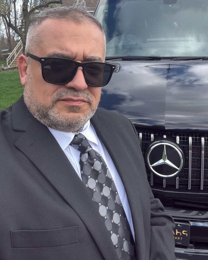 Reyadh H. – Pharaohs Transportation chauffeur Reyadh H., professional chauffeur at Pharaohs Transportation in Milwaukee